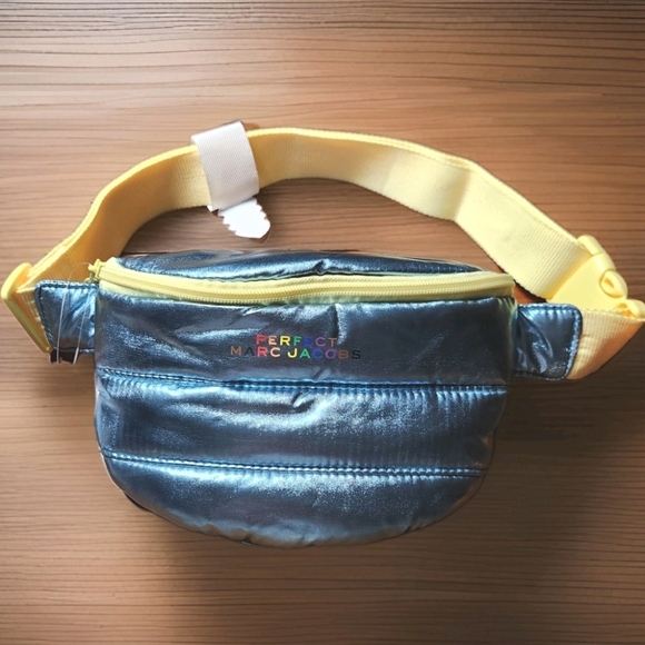 Marc Jacobs PERFECT Metallic Puffer Belt Bag Rainbow Logo Festival  NWT - Picture 2 of 8